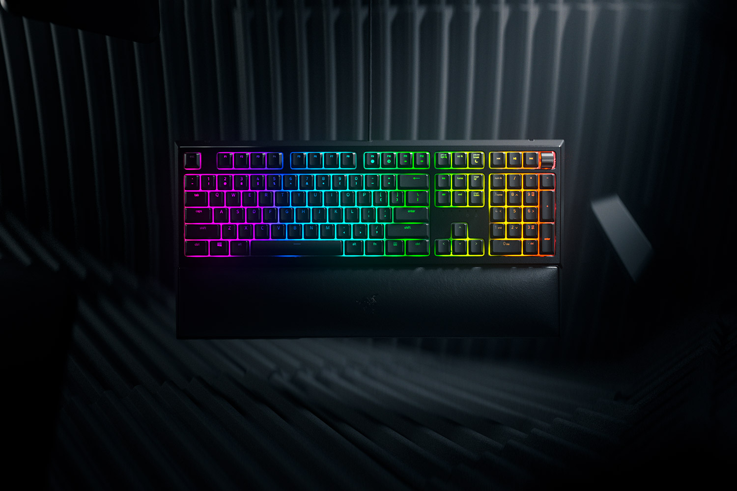 Механико-мембранная игровая клавиатура Razer Ornata V2