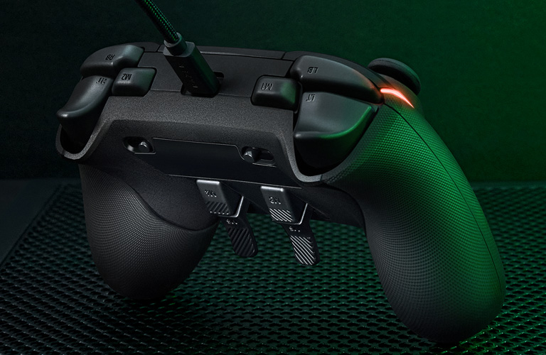Razer Wolverine V2 Chroma — Купить геймпад для Xbox и ПК на