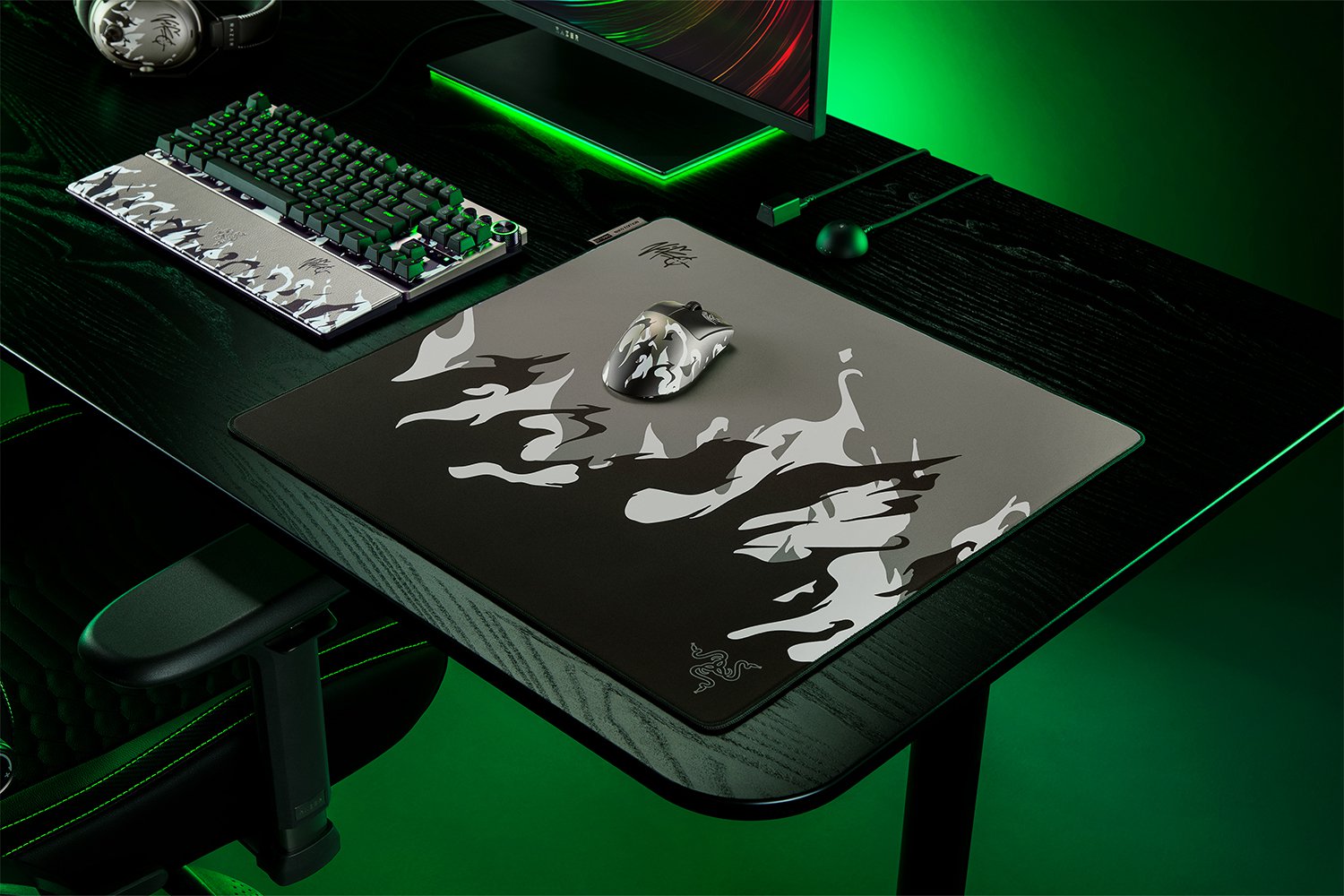 Razer Gigantus V2 Pro — Купить мягкий тканевый коврик для мыши на