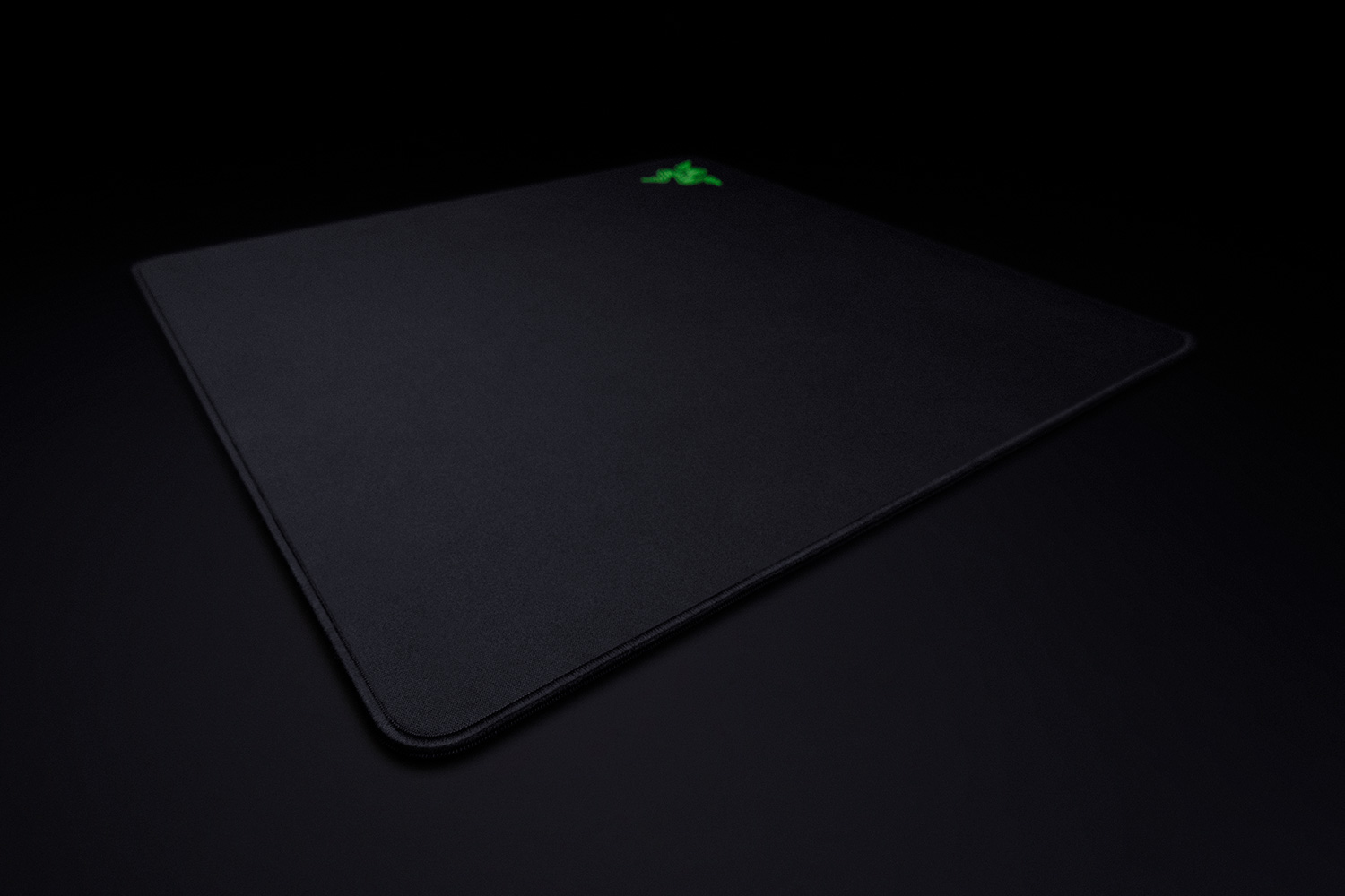 Razer Gigantus - Купить игровой коврик для мыши на Razer.ru