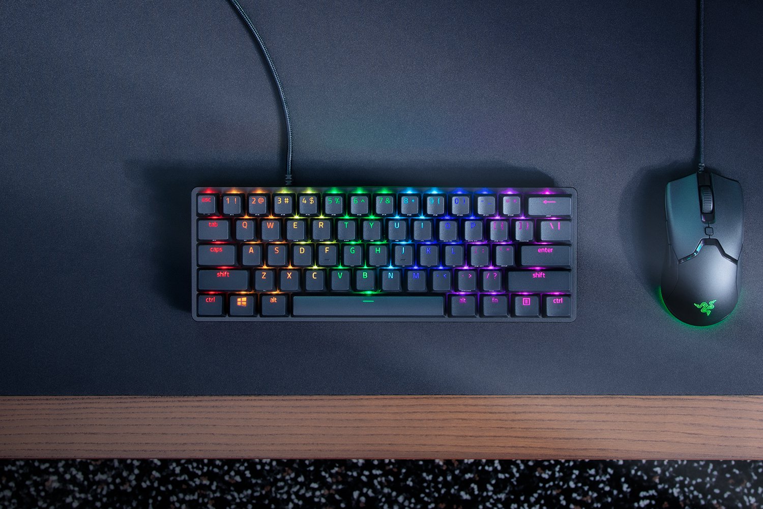 Razer Huntsman Pro Mini ブラック プロ向けのコンパクトな 60% キーボード - Razer Huntsman V3