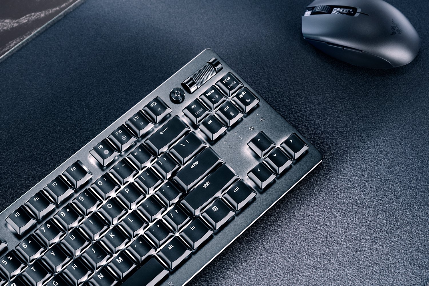 Купить Razer DeathStalker V2 Pro TKL красный Linear Optical Switch