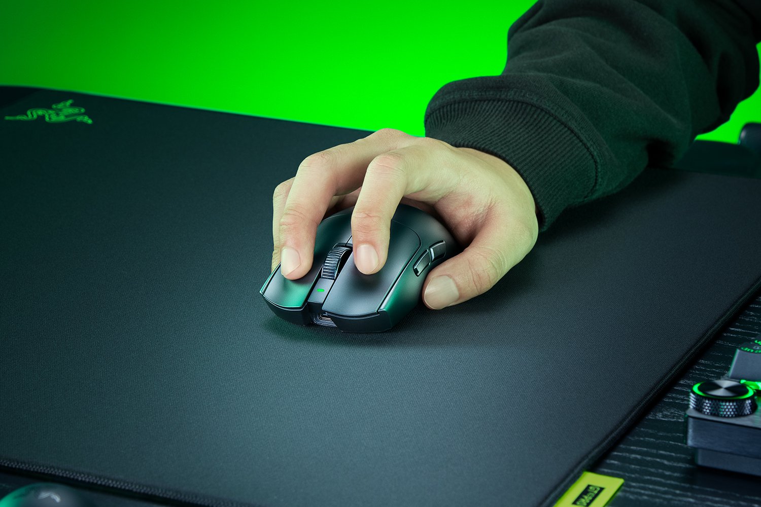 Купить Razer Viper V4 Pro черный [RZ01-05630100-R3G1] в интернет