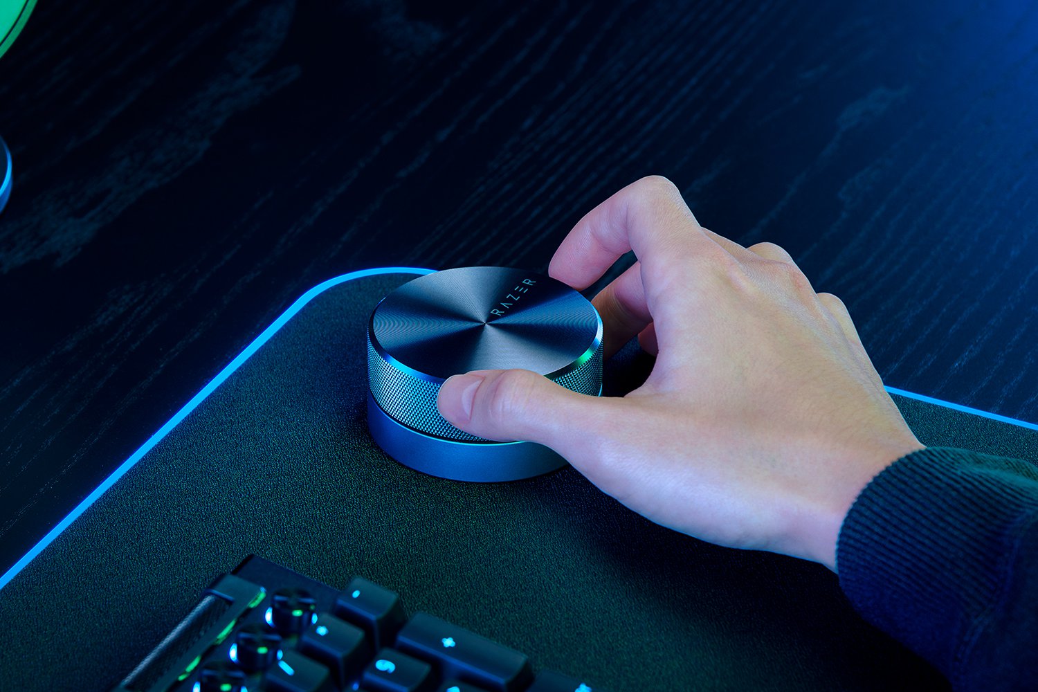 Купить Razer Nommo V2 Pro [RZ05-04740100-R3G1] в интернет магазине