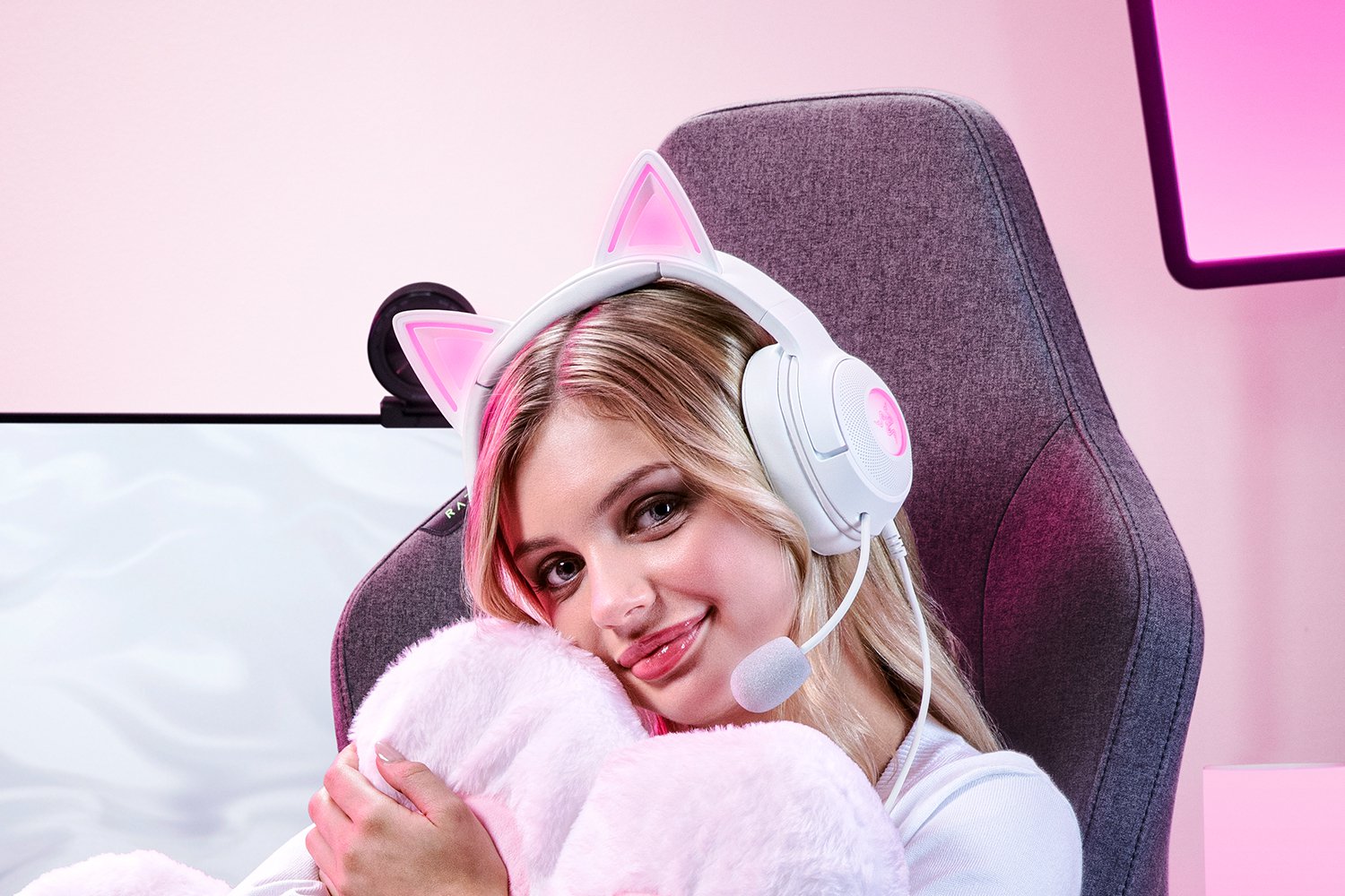 Купить Razer Kraken Kitty V2 белый [RZ04-04730600-R3M1] в интернет
