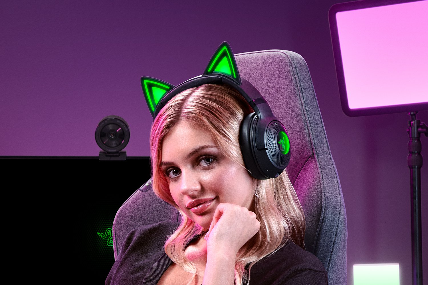 Bluetooth-гарнитура Razer Kraken Kitty V2 BT с настраиваемой Razer Chroma™ RGB подсветкой ушек и чашек наушников
