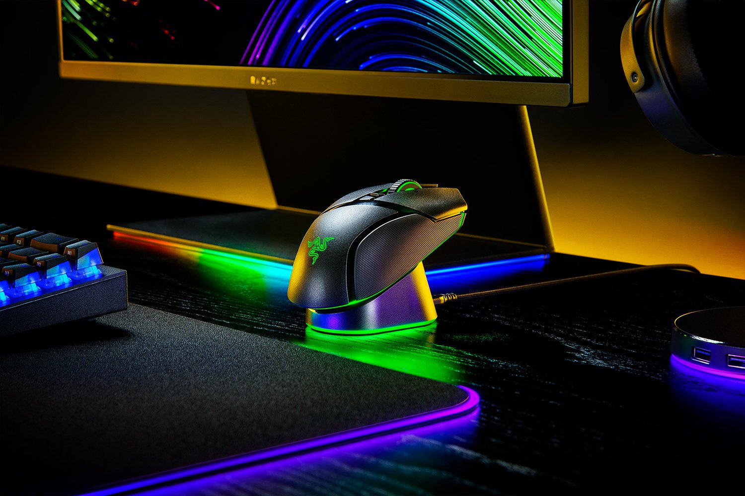 Купить Razer Mouse Dock Pro + Wireless Charging Puck Bundle [RZ81