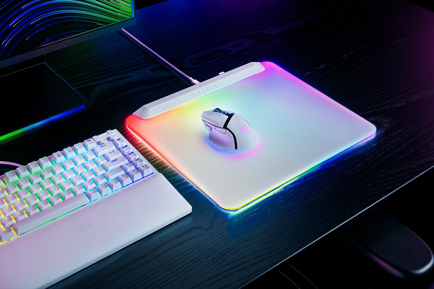 Купить Razer Firefly V2 Pro белый [RZ02-04920200-R3M1] в интернет