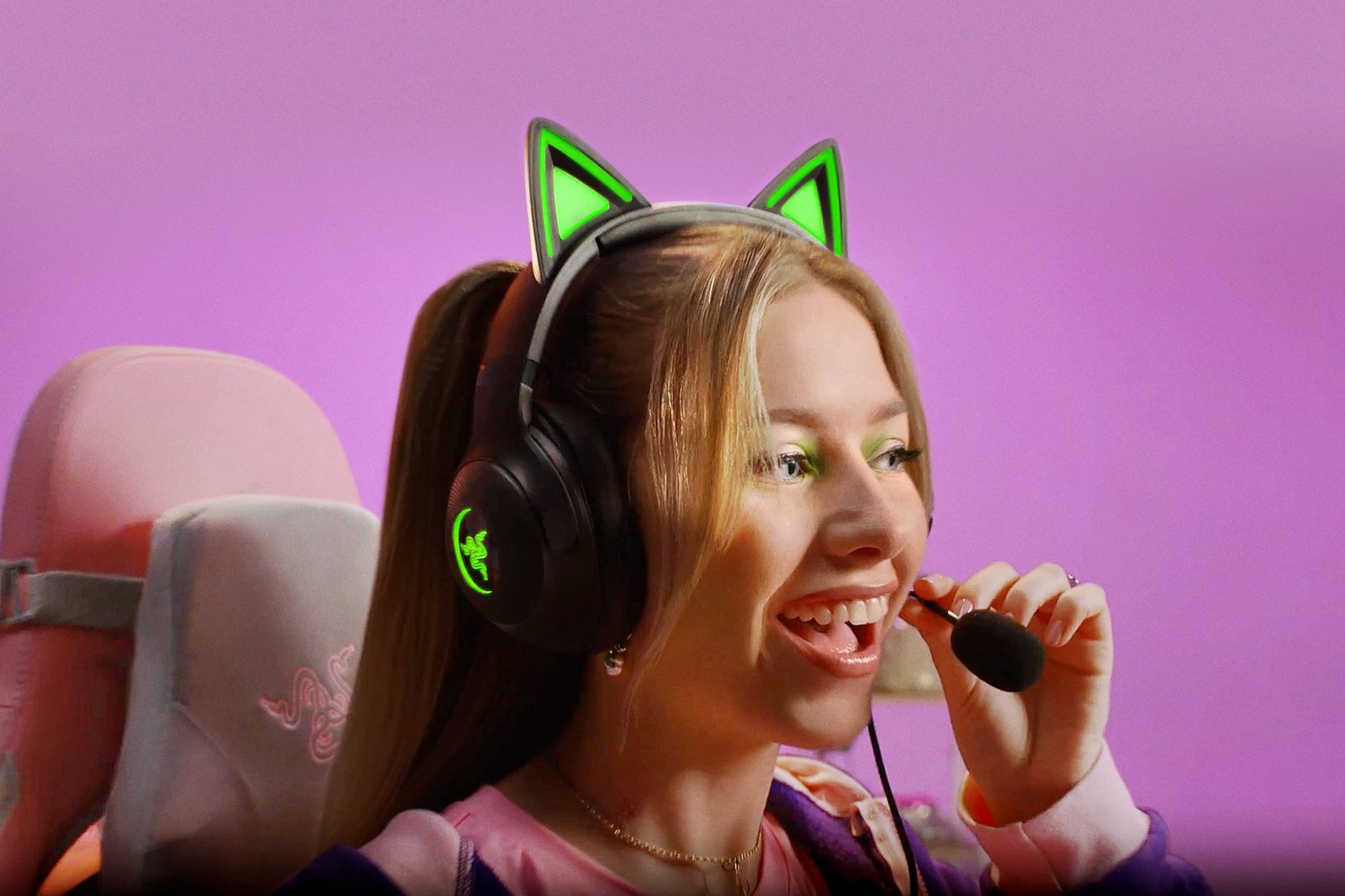 Гарнитура с кошачьими ушками и RGB-подсветкой Razer Kraken Kitty V2 для стримеров